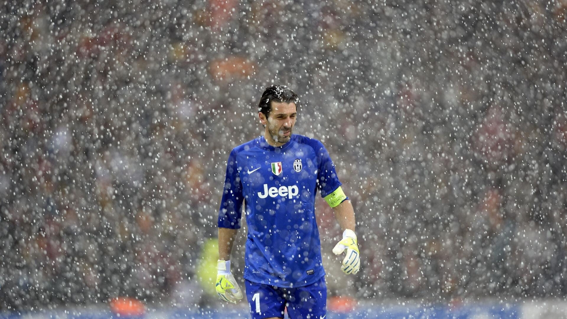 “球员专访：那些鲜为人知的成长故事”，足球运动员成长档案